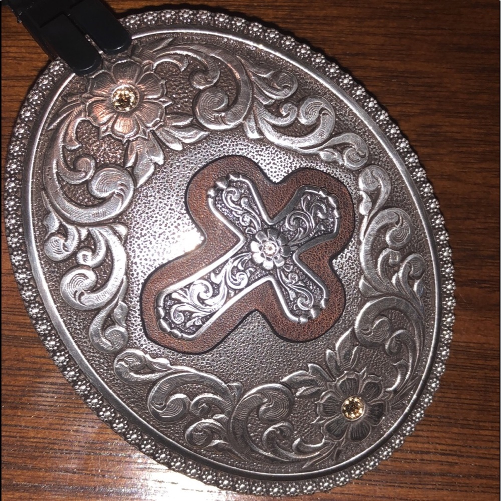 NWT Women’s Cross Belt Buckle